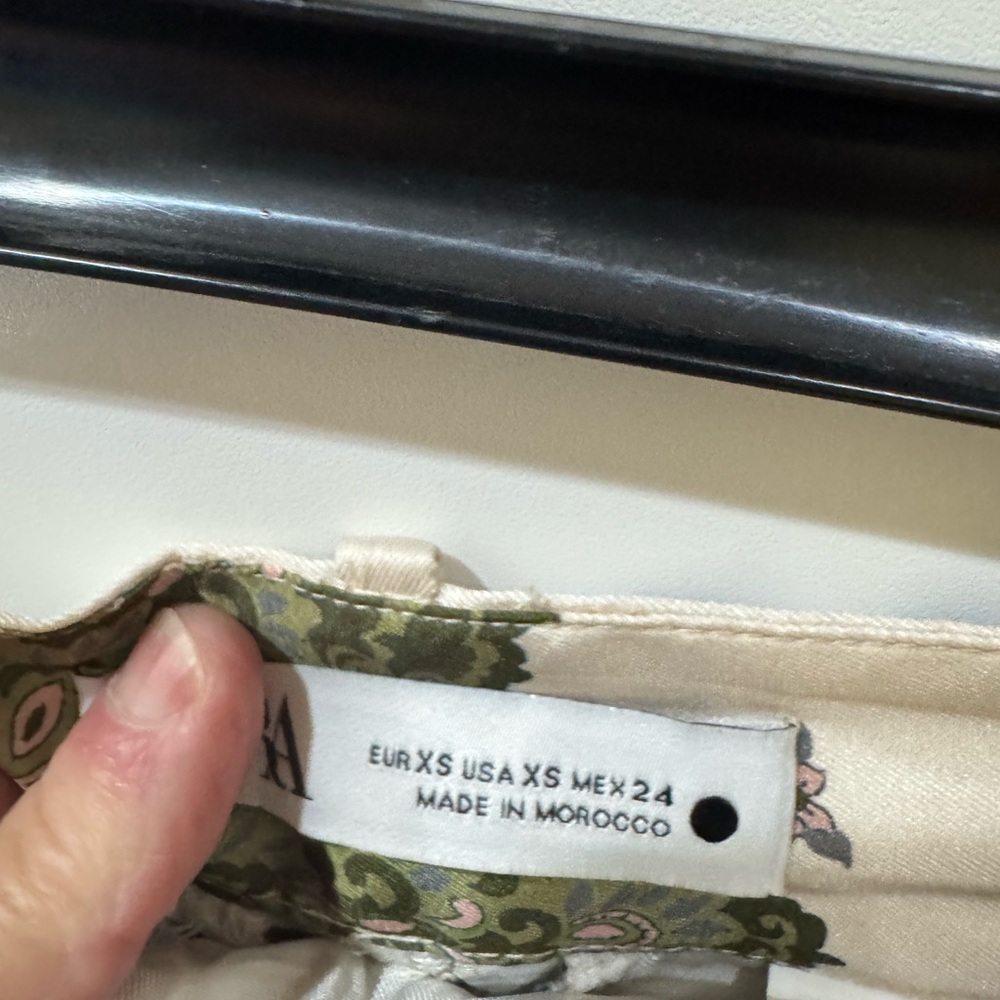 Zara Multicolor Paisley and Floral Fabric Pants - Picture 7 of 7